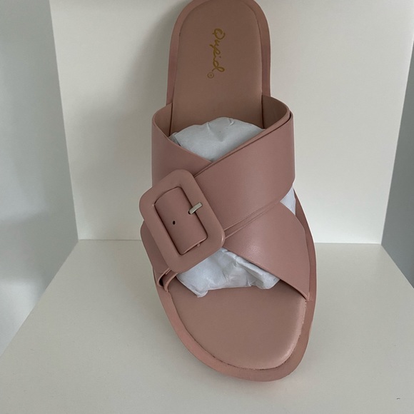 Women’s Sandals - Picture 2 of 3